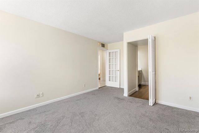 1680 Cliffs Landing 302E, Ypsilanti, MI 48198