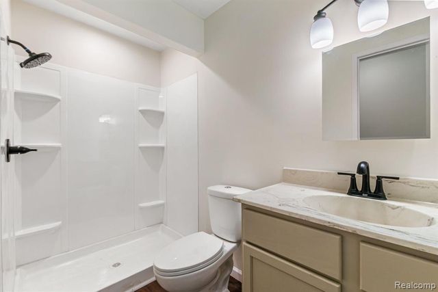 1680 Cliffs Landing 302E, Ypsilanti, MI 48198