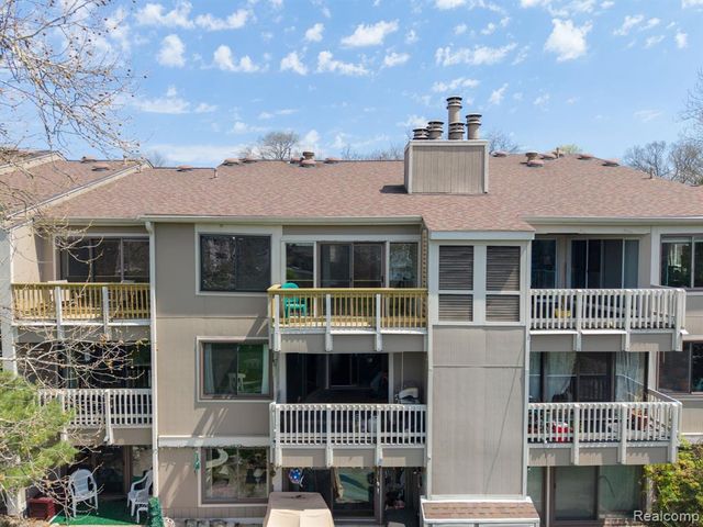 1680 Cliffs Landing 302E, Ypsilanti, MI 48198