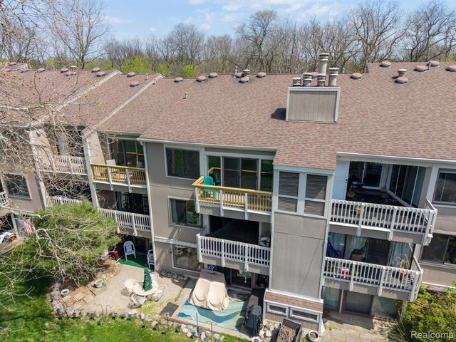 1680 Cliffs Landing 302E, Ypsilanti, MI 48198