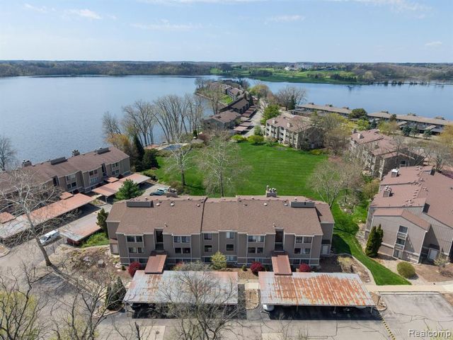 1680 Cliffs Landing 302E, Ypsilanti, MI 48198