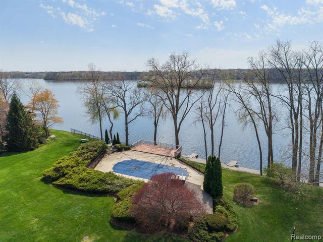 1680 Cliffs Landing 302E, Ypsilanti, MI 48198