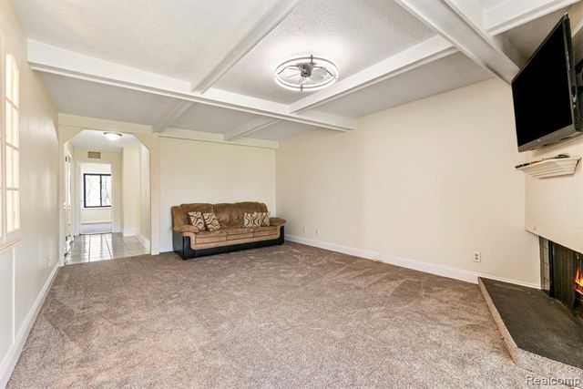 1680 Cliffs Landing 302E, Ypsilanti, MI 48198