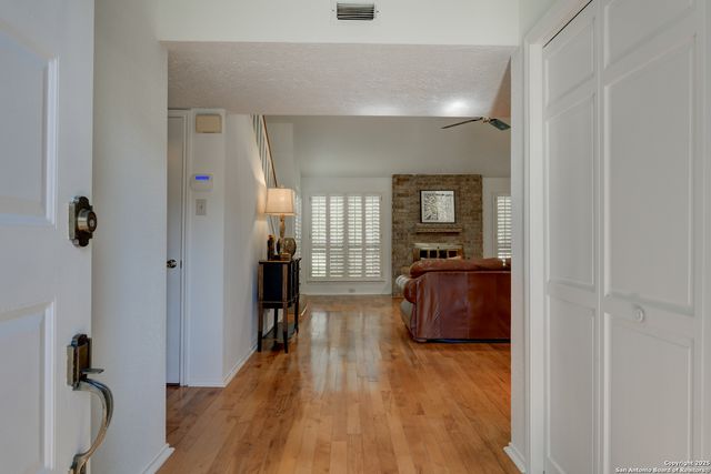 9031 Wellesley Manor, San Antonio, TX 78240