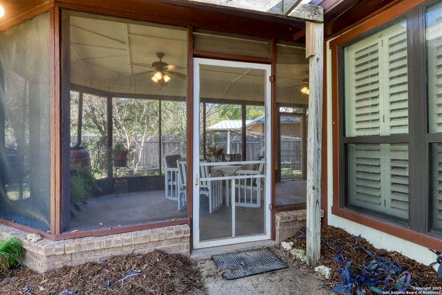 9031 Wellesley Manor, San Antonio, TX 78240