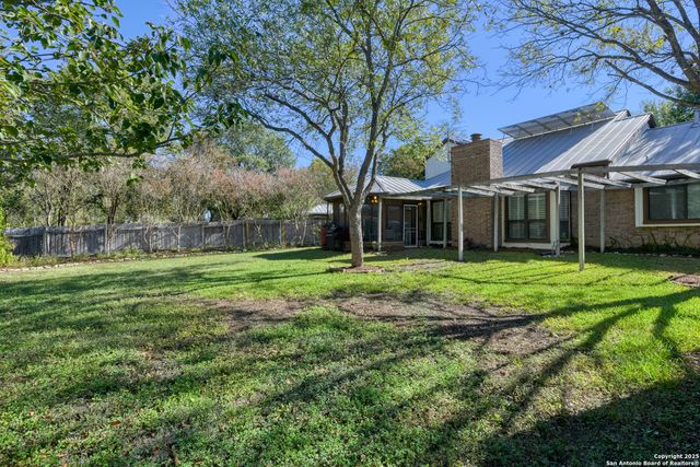 9031 Wellesley Manor, San Antonio, TX 78240