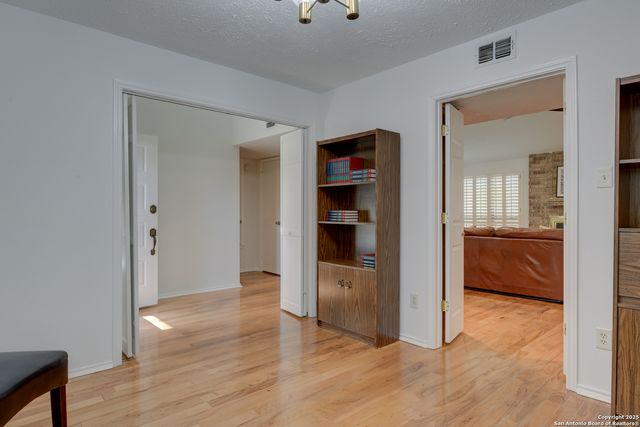 9031 Wellesley Manor, San Antonio, TX 78240