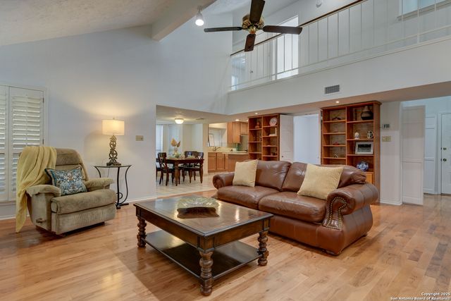 9031 Wellesley Manor, San Antonio, TX 78240