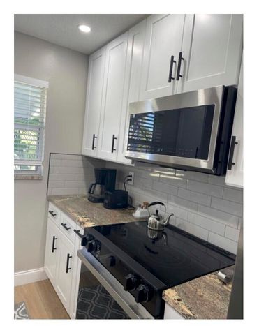 922 South Drive, Delray Beach, FL 33445