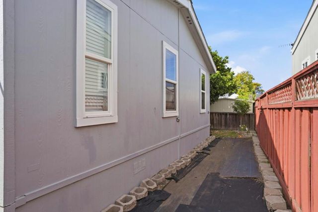1085 Tasman Drive, Sunnyvale, CA 94089