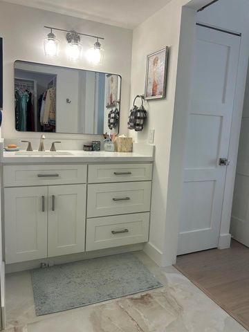 1901 Marina Isle Way 302, Jupiter, FL 33477
