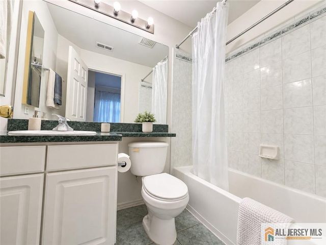 23 Giera Court, Parlin, NJ 08859