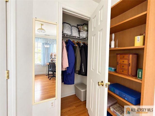 23 Giera Court, Parlin, NJ 08859