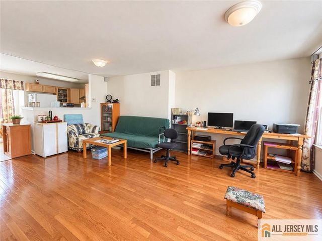 23 Giera Court, Parlin, NJ 08859
