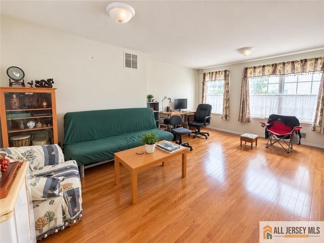 23 Giera Court, Parlin, NJ 08859