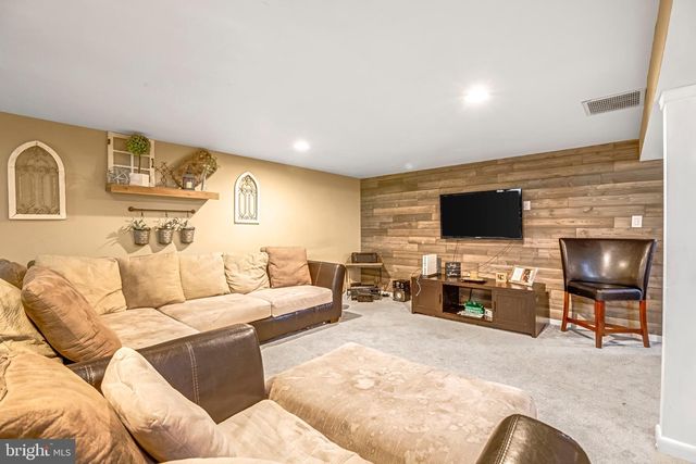 844 RIDGE RD S, Martinsburg, WV 25403