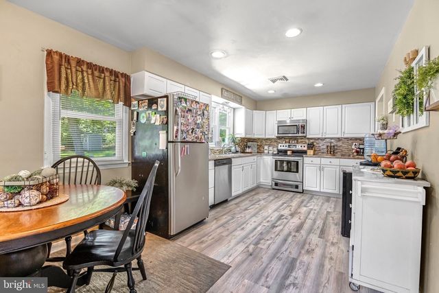 844 RIDGE RD S, Martinsburg, WV 25403