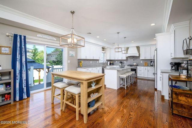 24 Woodhaven Road, Toms River, NJ 08753