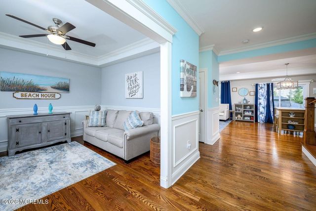 24 Woodhaven Road, Toms River, NJ 08753