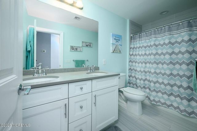 24 Woodhaven Road, Toms River, NJ 08753