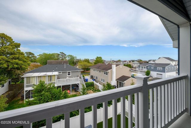 24 Woodhaven Road, Toms River, NJ 08753