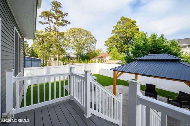 24 Woodhaven Road, Toms River, NJ 08753