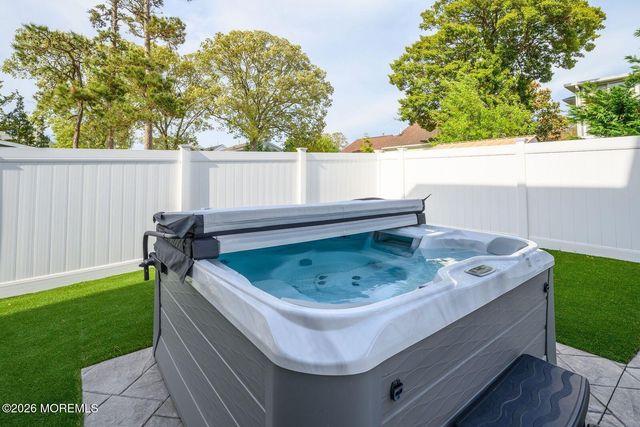 24 Woodhaven Road, Toms River, NJ 08753