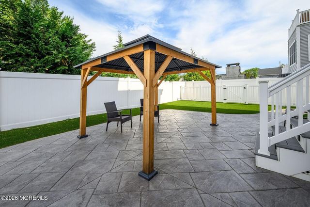 24 Woodhaven Road, Toms River, NJ 08753
