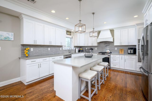 24 Woodhaven Road, Toms River, NJ 08753