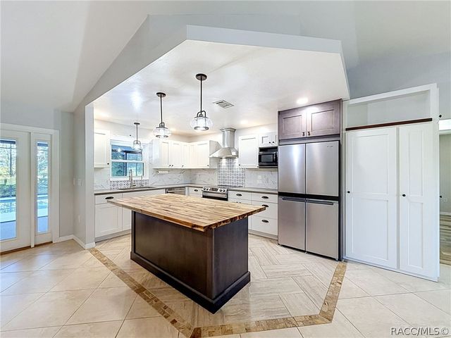 680 E Connecticut Lane, Hernando, FL 34442