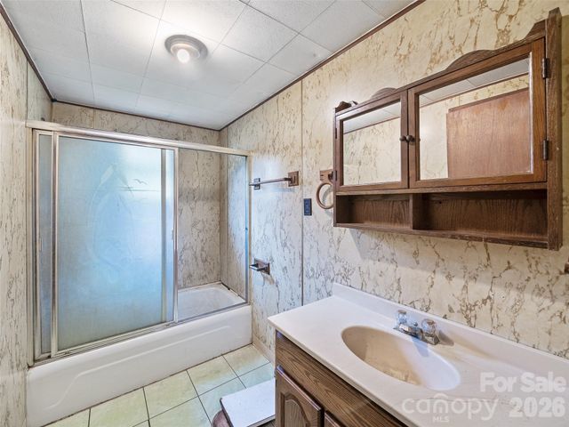2432 Grapevine Road, Marshall, NC 28753