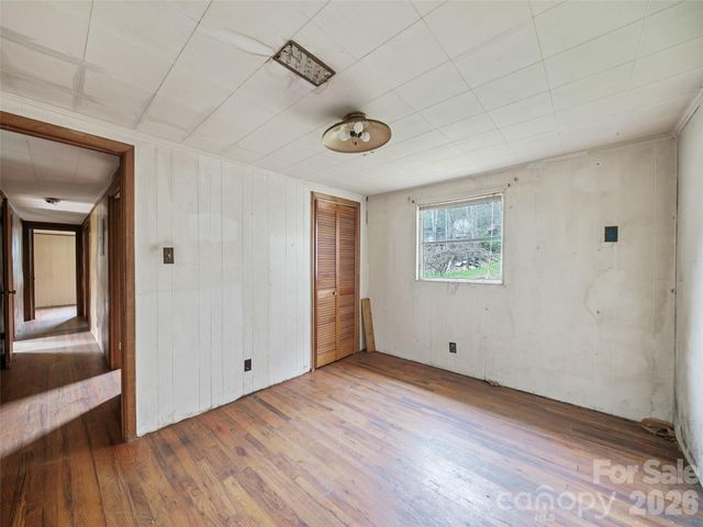 2432 Grapevine Road, Marshall, NC 28753