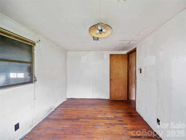 2432 Grapevine Road, Marshall, NC 28753
