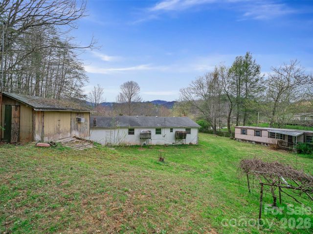 2432 Grapevine Road, Marshall, NC 28753