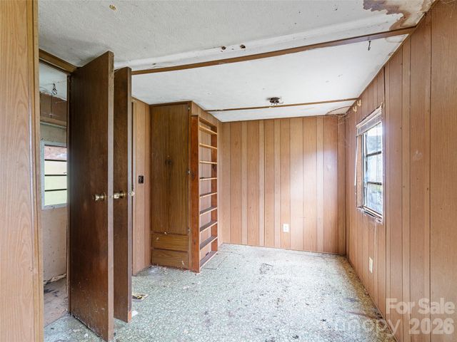2432 Grapevine Road, Marshall, NC 28753