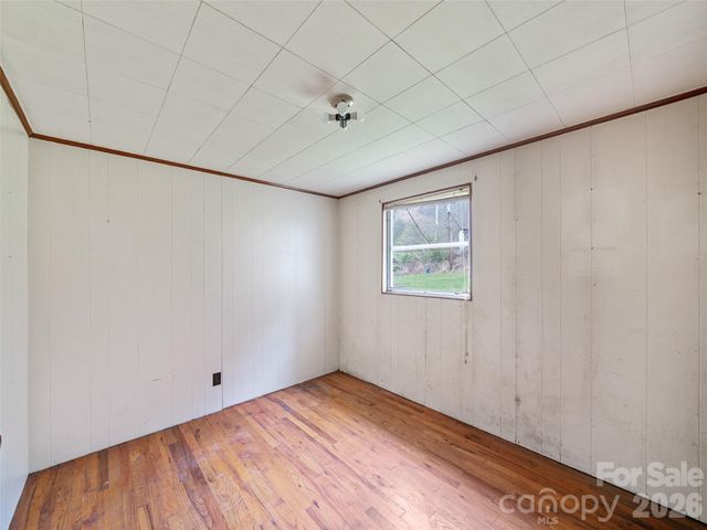2432 Grapevine Road, Marshall, NC 28753