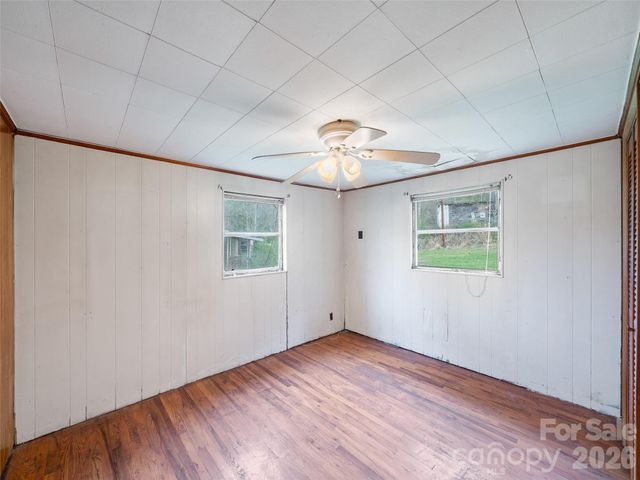 2432 Grapevine Road, Marshall, NC 28753