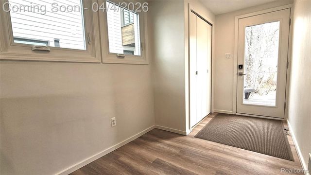 9666 Zukey Drive, Hamburg Township, MI 48169