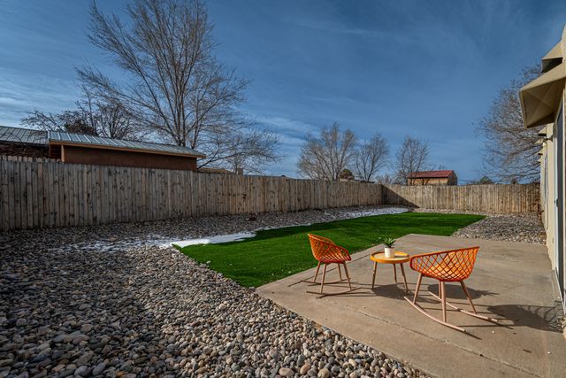 2416 Camino Capitan, Santa Fe, NM 87505