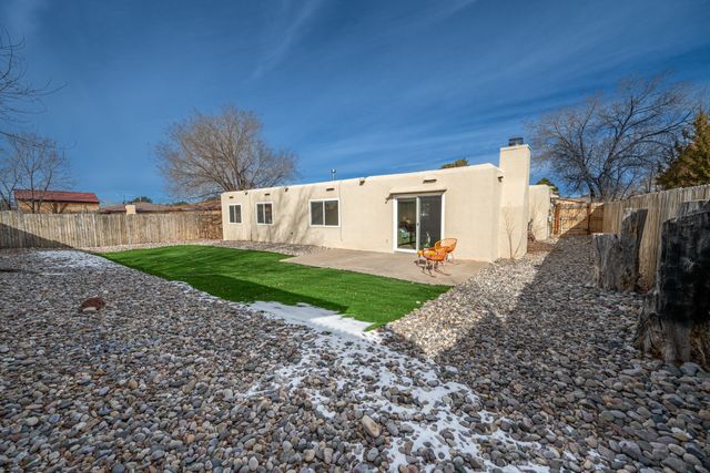2416 Camino Capitan, Santa Fe, NM 87505