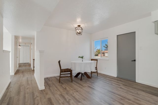 2416 Camino Capitan, Santa Fe, NM 87505