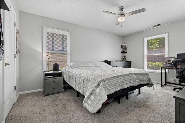 40 W Fern Court 120, Palatine, IL 60067