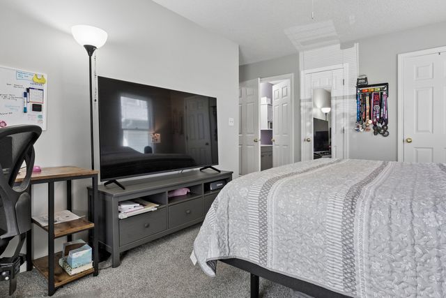 40 W Fern Court 120, Palatine, IL 60067