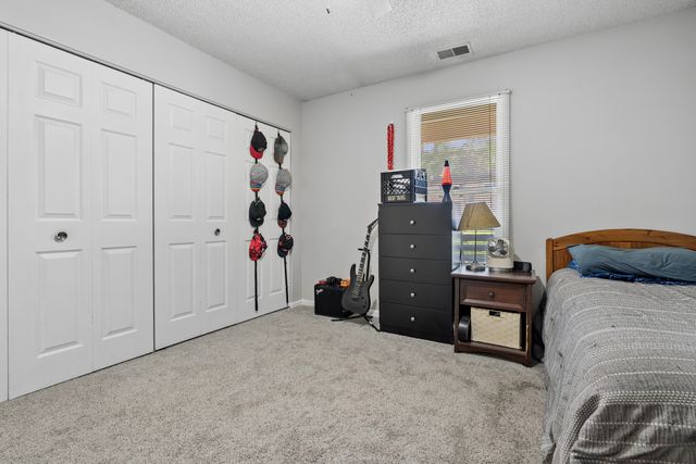 40 W Fern Court 120, Palatine, IL 60067