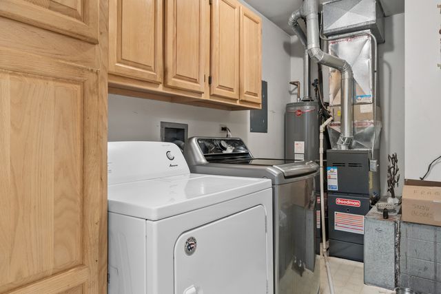 40 W Fern Court 120, Palatine, IL 60067
