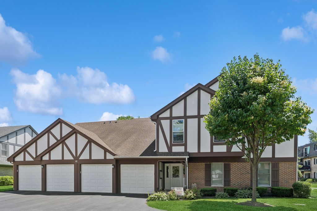 40 W Fern Court 120, Palatine, IL 60067