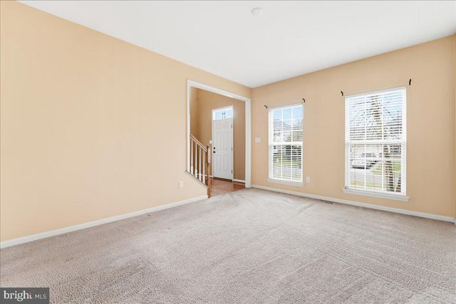 704 VARGA CIR, Florence, NJ 08518