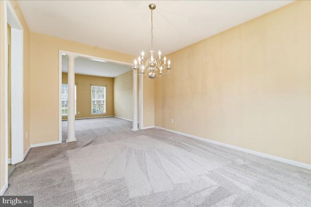 704 VARGA CIR, Florence, NJ 08518