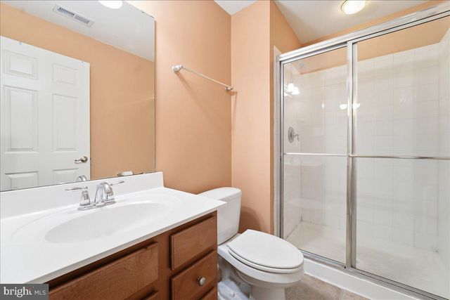 704 VARGA CIR, Florence, NJ 08518