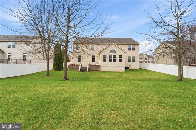 704 VARGA CIR, Florence, NJ 08518